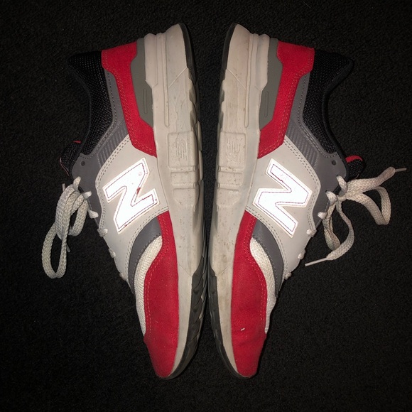 New Balance 997H shoes. Mens size 9.5 US. Red/Gray color. - Picture 6 of 14